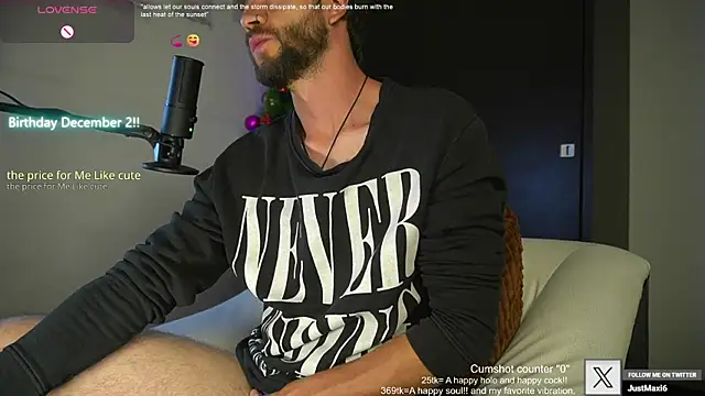 just maxii online show from December 1, 2024, 9:37 pm