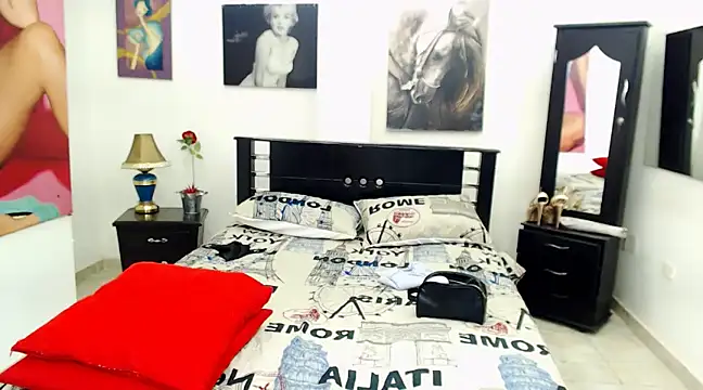 VeronicaReynolds online show from March 9, 2025, 4:22 pm