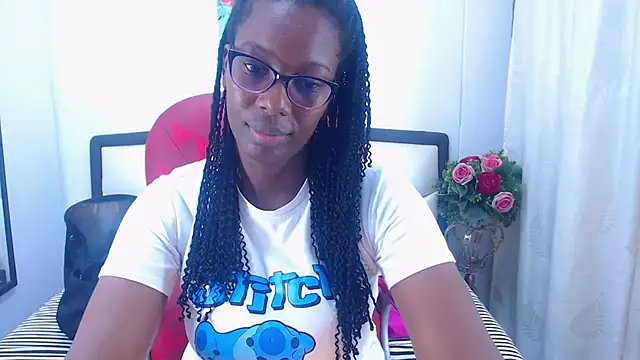 Snapshot of Sara_Marks chatting on November 11, 2025, 12:27 pm Sara Marks online show from November 11, 2025, 12:27 pm