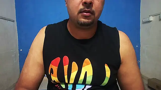 dirtybearr online show from February 3, 2025, 3:27 pm