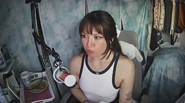 Snapshot of angelic_sg chatting on December 9, 2024, 11:45 pm angelic sg online show from December 9, 2024, 11:45 pm