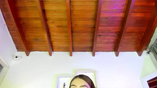 Snapshot of emmy_r chatting on December 24, 2024, 12:11 pm emmy r online show from December 24, 2024, 12:11 pm