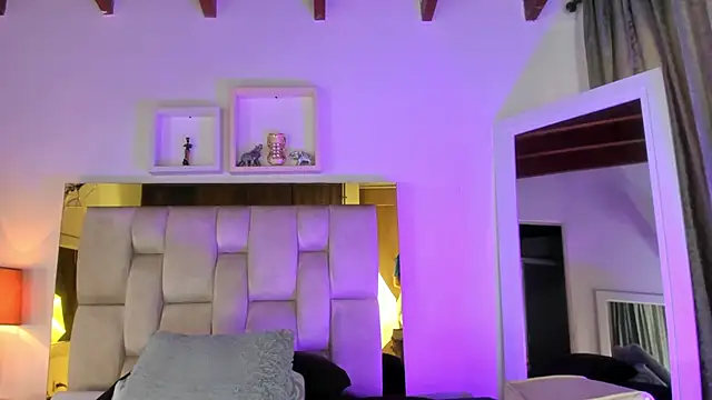 Snapshot of emmy_r chatting on January 31, 2025, 12:07 pm emmy r online show from January 31, 2025, 12:07 pm