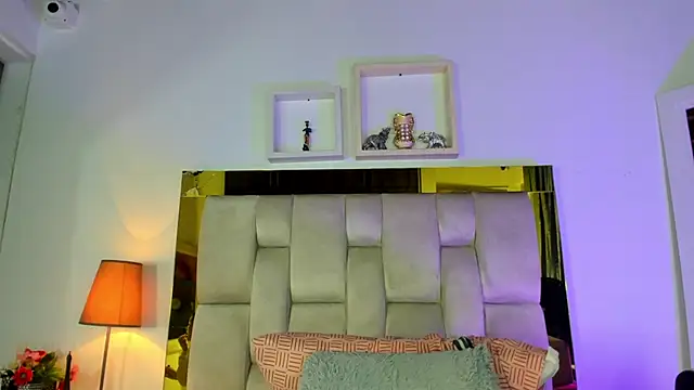 Snapshot of emmy_r chatting on March 12, 2025, 12:04 pm emmy r online show from March 12, 2025, 12:04 pm