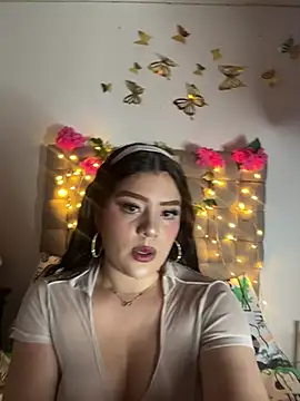 Snapshot of Jullieetta chatting on June 26, 2026, 11:47 am Jullieetta online show from June 26, 2026, 11:47 am