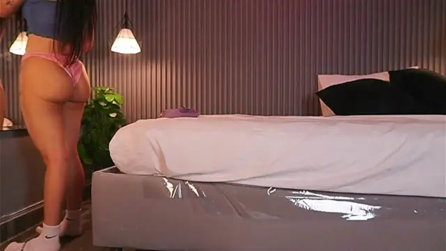 EriKlein online show from April 13, 2026, 8:25 pm