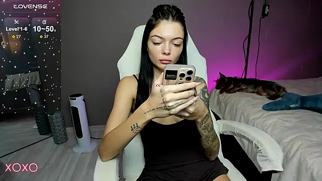 Mariella Adamss online show from October 10, 2025, 8:13 am