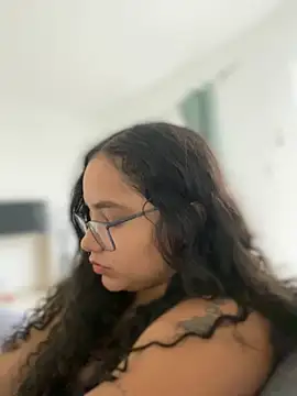 CurlyGirl 1 online show from December 13, 2024, 12:06 pm