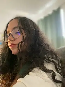 CurlyGirl 1 online show from December 22, 2024, 3:55 pm