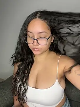 CurlyGirl 1 online show from March 11, 2025, 11:12 am