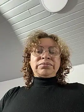 Snapshot of SheraHadee chatting on October 23, 2025, 1:16 am SheraHadee online show from October 23, 2025, 1:16 am