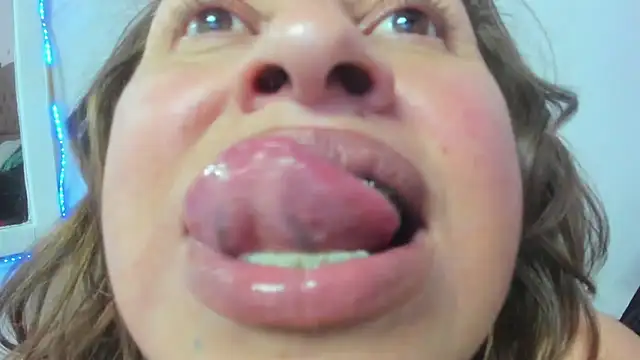 Snapshot of SheraHadee chatting on October 26, 2025, 6:25 pm SheraHadee online show from October 26, 2025, 6:25 pm