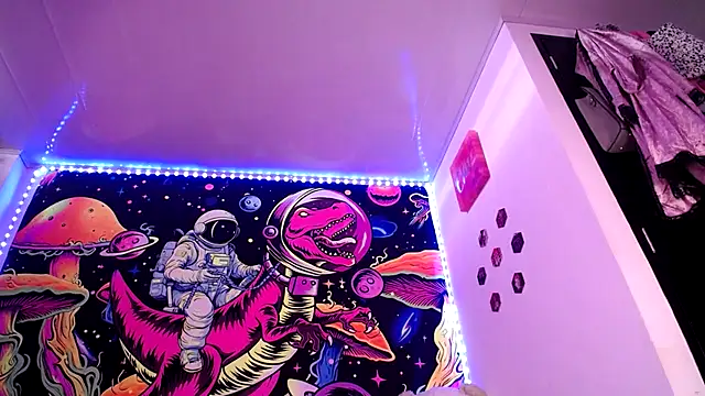 Snapshot of BellaLiz_ chatting on October 1, 2025, 2:12 pm BellaLiz online show from October 1, 2025, 2:12 pm