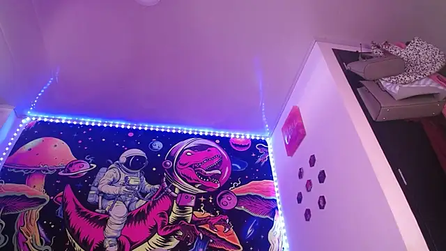 Snapshot of BellaLiz_ chatting on October 3, 2025, 8:06 pm BellaLiz online show from October 3, 2025, 8:06 pm