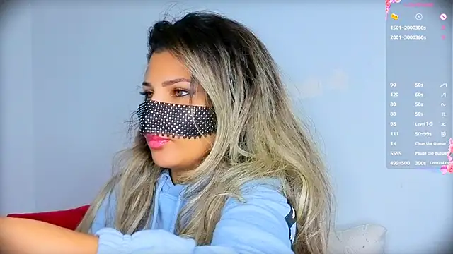 Turkish Latina online show from October 3, 2025, 10:51 pm