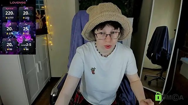 Snapshot of Melissa_Wells chatting on September 28, 2025, 3:28 pm Melissa Wells online show from September 28, 2025, 3:28 pm