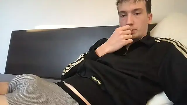 hungandfun05 online show from December 29, 2024, 2:31 pm