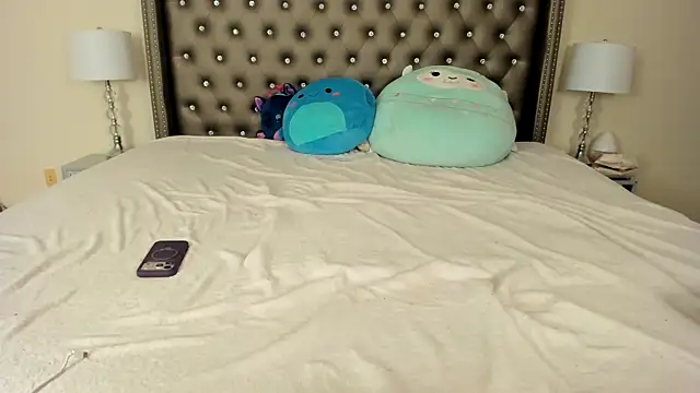 NadiaLyla online show from March 24, 2026, 6:07 am