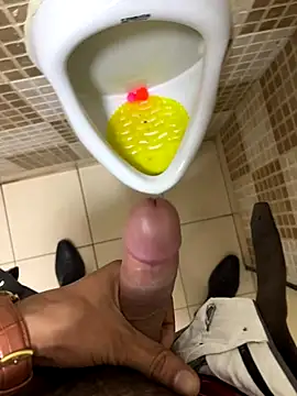 hitlar1026 online show from December 3, 2025, 1:31 pm