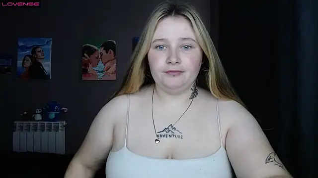 Snapshot of Light_Luna chatting on September 29, 2025, 7:02 am Light Luna online show from September 29, 2025, 7:02 am