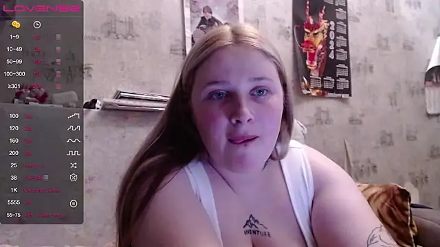 Snapshot of Light_Luna chatting on October 27, 2025, 2:10 pm Light Luna online show from October 27, 2025, 2:10 pm