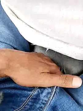 Snapshot of Monster_Bigdick chatting on March 16, 2025, 8:43 am Monster Bigdick online show from March 16, 2025, 8:43 am