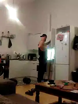 Snapshot of eltoulou chatting on January 22, 2025, 8:06 pm eltoulou online show from January 22, 2025, 8:06 pm