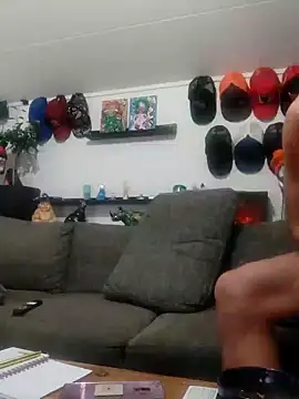 Snapshot of eltoulou chatting on January 23, 2025, 2:12 am eltoulou online show from January 23, 2025, 2:12 am