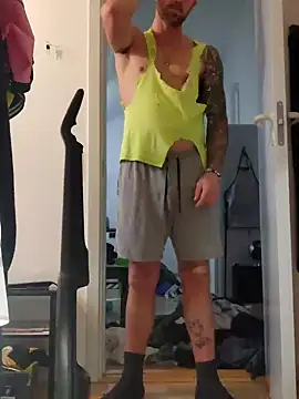 Snapshot of eltoulou chatting on January 26, 2025, 2:52 pm eltoulou online show from January 26, 2025, 2:52 pm