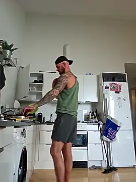 Snapshot of eltoulou chatting on February 6, 2025, 1:21 pm eltoulou online show from February 6, 2025, 1:21 pm