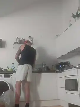 Snapshot of eltoulou chatting on February 16, 2025, 3:05 pm eltoulou online show from February 16, 2025, 3:05 pm