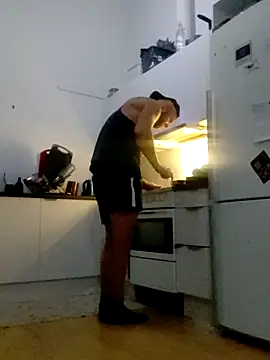 Snapshot of eltoulou chatting on November 4, 2025, 10:20 pm eltoulou online show from November 4, 2025, 10:20 pm