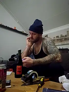 Snapshot of eltoulou chatting on December 14, 2025, 11:53 pm eltoulou online show from December 14, 2025, 11:53 pm