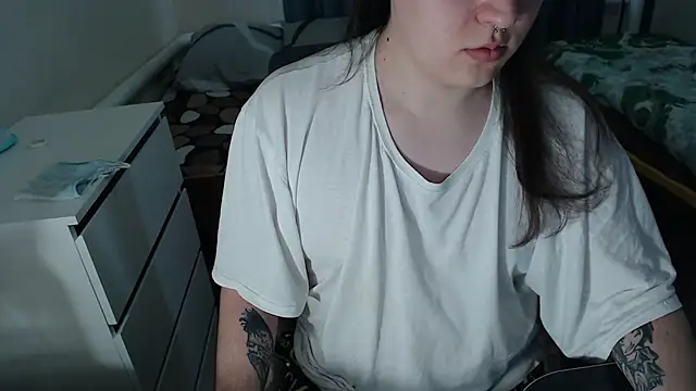 EvaMiron online show from October 5, 2025, 6:56 am