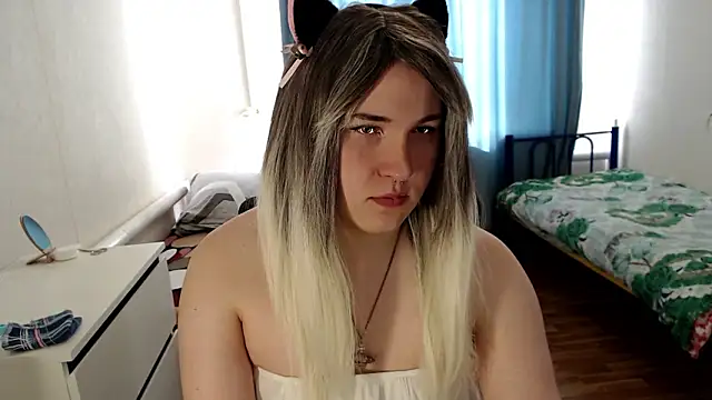 EvaMiron online show from March 9, 2026, 9:35 am