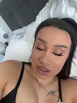 deliaroyal online show from October 29, 2025, 11:01 am