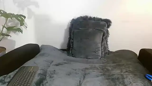 Snapshot of Keket_Smitth chatting on January 20, 2025, 7:57 pm Keket Smitth online show from January 20, 2025, 7:57 pm