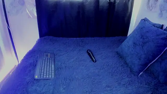 Snapshot of Keket_Smitth chatting on November 6, 2025, 8:21 pm Keket Smitth online show from November 6, 2025, 8:21 pm