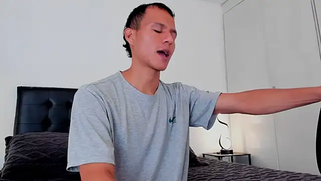 Snapshot of jaylen_and_duke chatting on January 18, 2025, 11:11 am jaylen and duke online show from January 18, 2025, 11:11 am