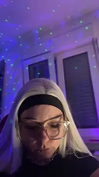 kinkygirl420x online show from December 2, 2025, 8:59 pm