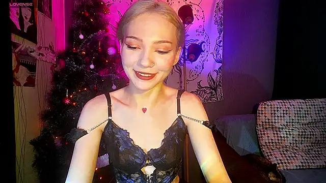 Snapshot of SandraBoyl chatting on December 17, 2024, 4:12 am SandraBoyl online show from December 17, 2024, 4:12 am