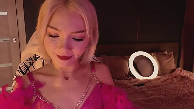 Snapshot of SandraBoyl chatting on March 15, 2025, 1:19 am SandraBoyl online show from March 15, 2025, 1:19 am