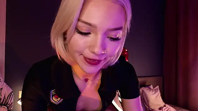 Snapshot of SandraBoyl chatting on March 15, 2025, 10:35 am SandraBoyl online show from March 15, 2025, 10:35 am