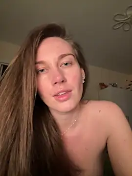 JasminJames online show from April 19, 2026, 8:22 pm