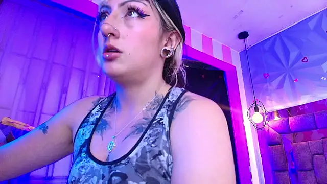 Snapshot of Candy_morgan412 chatting on March 8, 2026, 2:54 pm Candy morgan412 online show from March 8, 2026, 2:54 pm