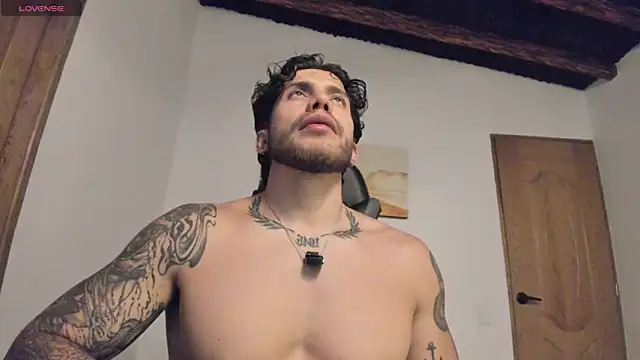 LucianSinclair online show from June 20, 2026, 2:03 am