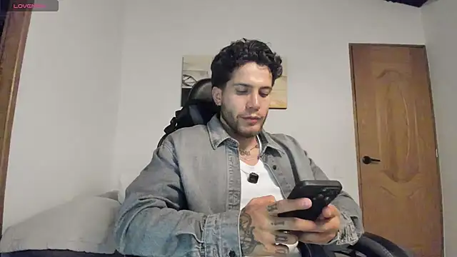 LucianSinclair online show from July 14, 2026, 2:16 am