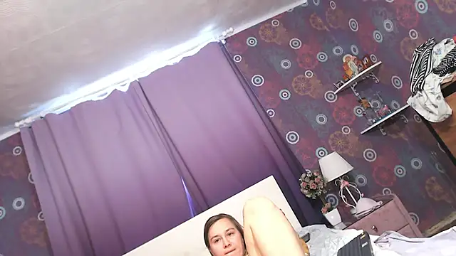 Snapshot of SquirtyAlice chatting on February 8, 2025, 7:26 am SquirtyAlice online show from February 8, 2025, 7:26 am