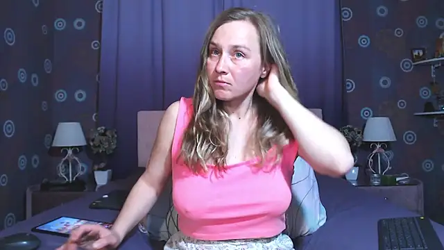 SquirtyAlice online show from May 1, 2026, 9:08 pm