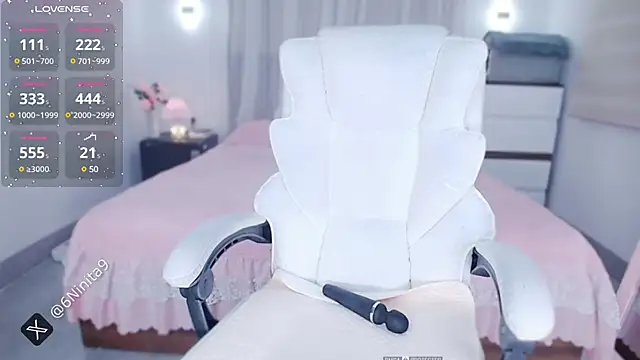 Snapshot of PimChanOK chatting on March 6, 2025, 11:42 pm PimChanOK online show from March 6, 2025, 11:42 pm